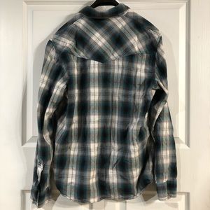 Vans Shirts - Vans Long Sleeve Button Up Men’s Size Large Vans Shirts - Vans Long Sleeve Button Up Men’s Size Large